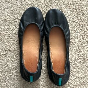 Tieks flats